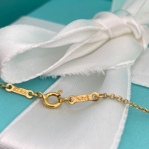 Tiffany & Co Elsa Peretti Open Heart necklace 16” 18k 16mm EXCELLENT MSRP $1975 - Picture 6 of 9